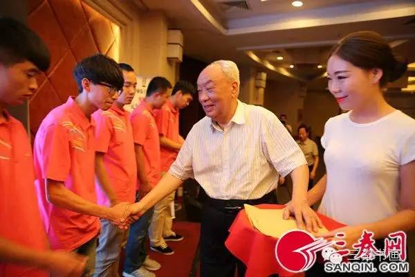 ȫ��ʵ���������黭һԪ���Ĺ��� ������������ƶ�����䷢��ʽ������¡�ؾٰ�